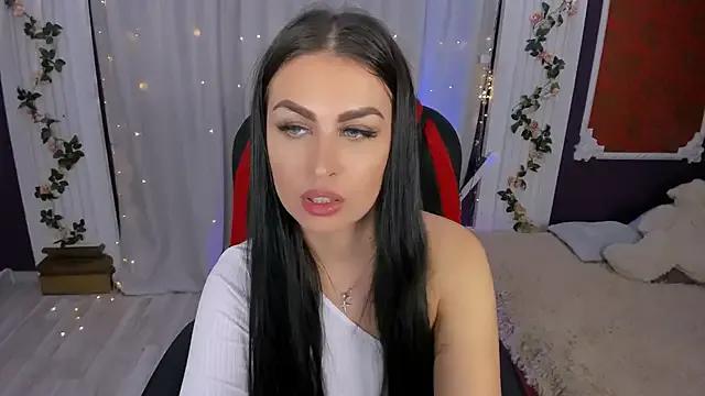 KatrinaBlaze from StripChat is Freechat