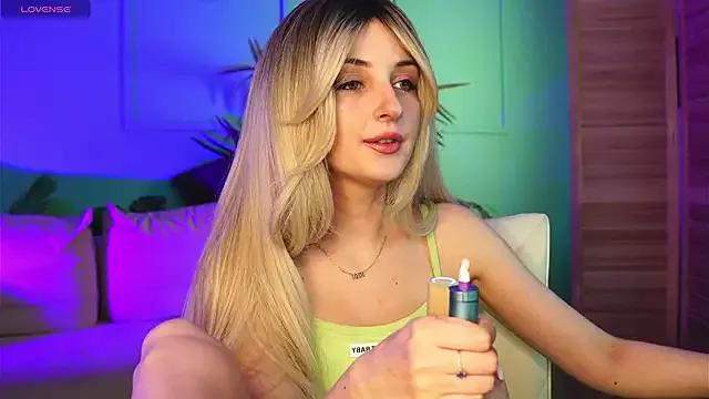 Katty_Lights from StripChat