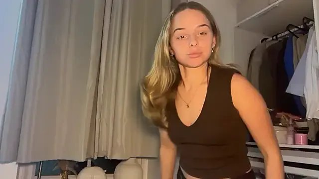 Freechat KayleeBella on StripChat