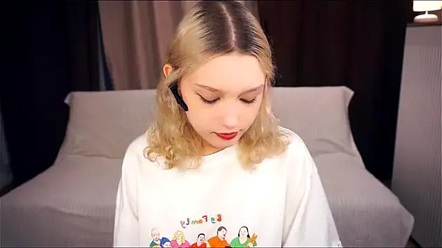 KelleLillie from StripChat is Freechat