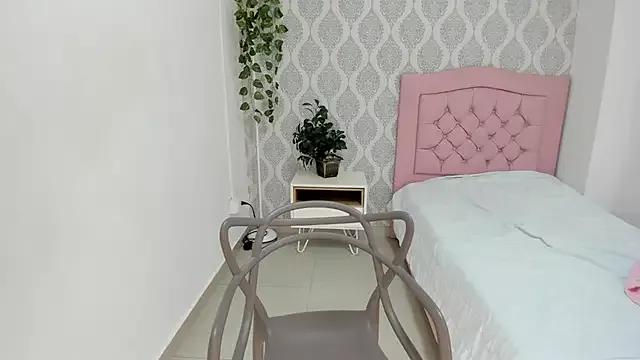 kelly_fall from StripChat is Freechat