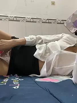 Try girls webcam shows. Sweet cute Free Performers.