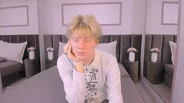 KevinMilky from StripChat is Freechat