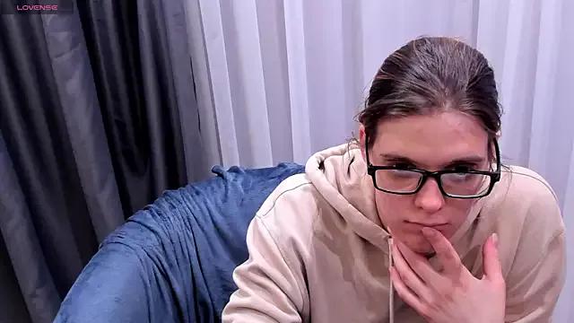 KIKI_Krash from StripChat