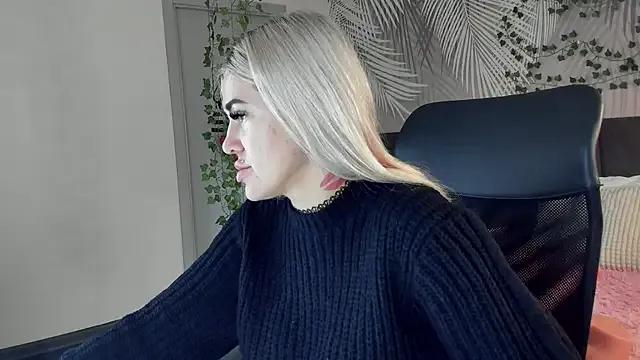 Kira_Key from StripChat is Freechat