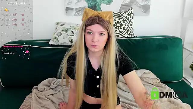 KiraRogers from StripChat is Freechat