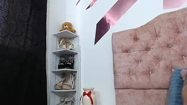 Kitten_Hot_ from StripChat
