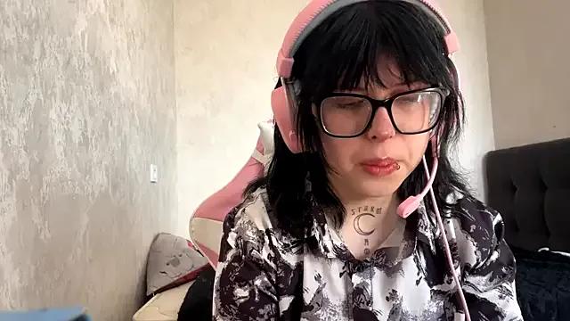 KittensDictionary from StripChat is Freechat