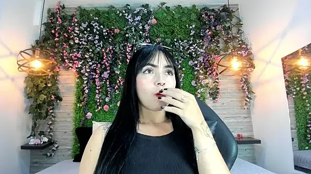 Freechat kittyMelvis on StripChat