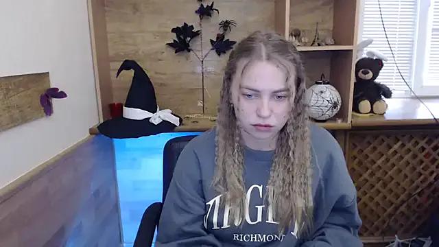 klerkarina from StripChat is Freechat