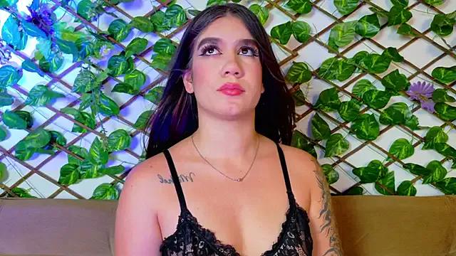 Kloe_bella from StripChat