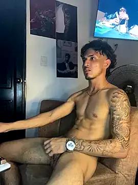 Kriss_Edwards from StripChat is Freechat