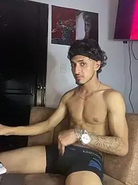 Kriss_Edwards from StripChat is Freechat