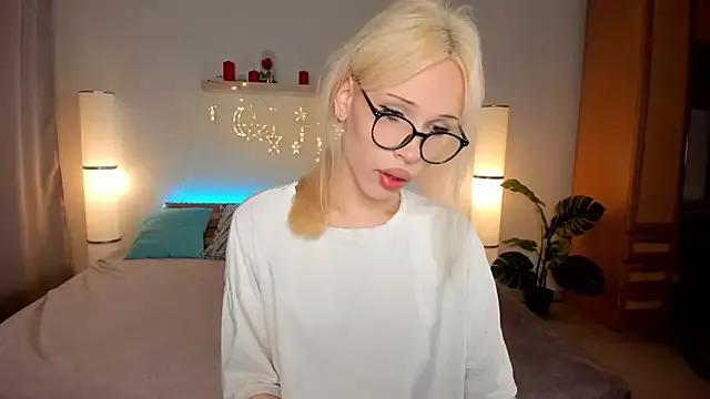 Kristial_soopxxx from StripChat is Freechat