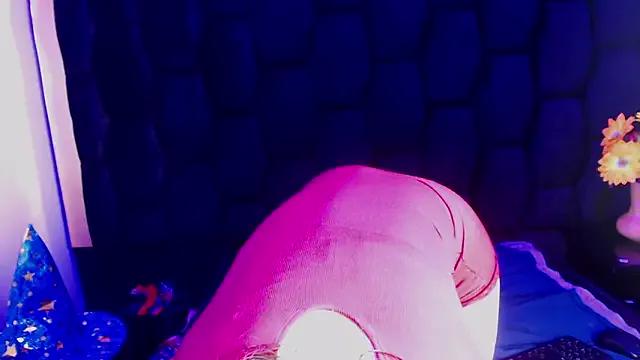 Kylie_Bloom from StripChat is Freechat