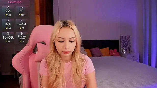 LanaMiracle from StripChat