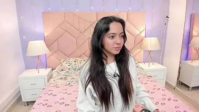 Lara_Rouss_ from StripChat is Freechat