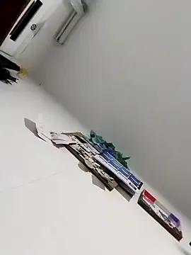 LaraCaliente from StripChat is Freechat