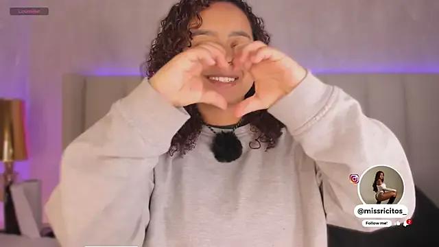 LaraCurls from StripChat is Freechat