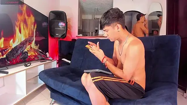 Private Latin_boys79 on StripChat