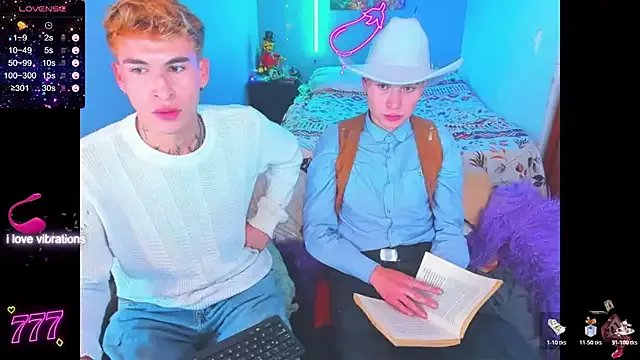 Latin_boysxxxx from StripChat is Freechat