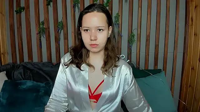 Laura_Ellinss from StripChat is Freechat
