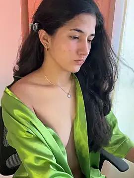 LauraCatalina from StripChat is Freechat