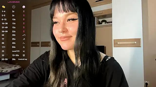 LaurenOveson from StripChat is Freechat