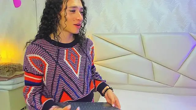 laurettedela_rouse from StripChat is Freechat