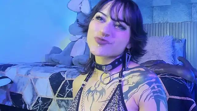Layla_Cullen from StripChat is Freechat