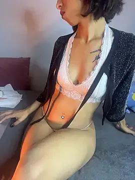 Layla_ly from StripChat is Freechat