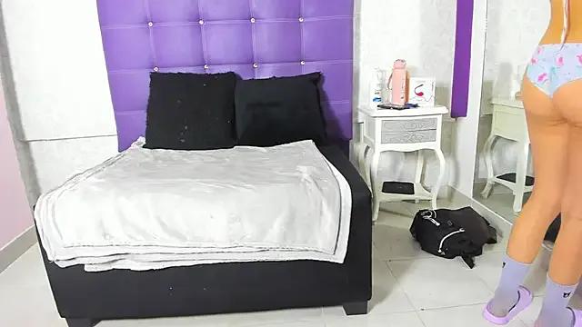 LeaMoreau22 from StripChat is Freechat