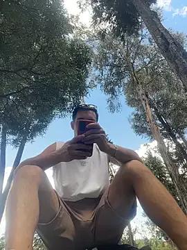 Leonardmoppet from StripChat is Freechat