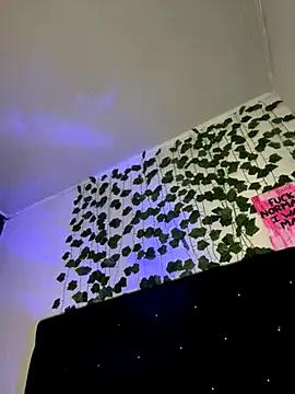 Liawood1 from StripChat is Freechat