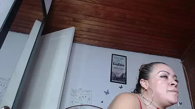 LIila28six from StripChat