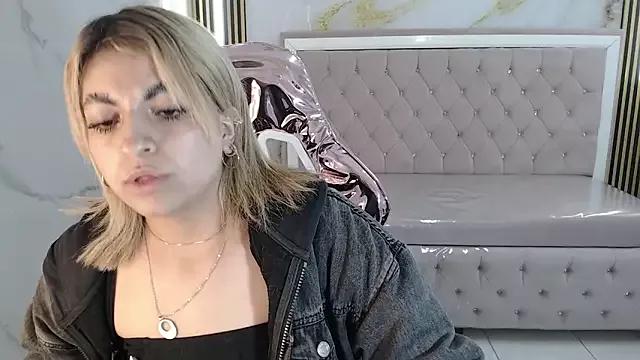 Try girls webcam shows. Sweet cute Free Performers.