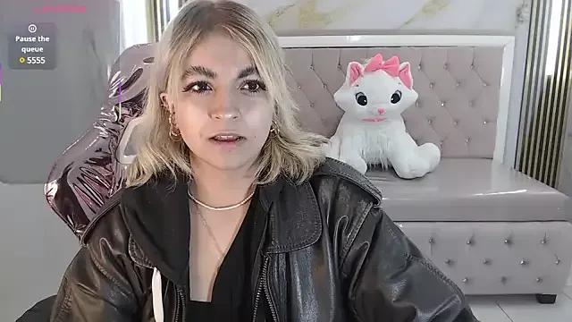 Try girls webcam shows. Sweet cute Free Performers.