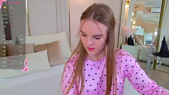 Lili_Lohan from StripChat is Freechat