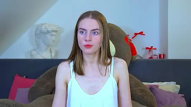 LiliLombroso from StripChat is Freechat