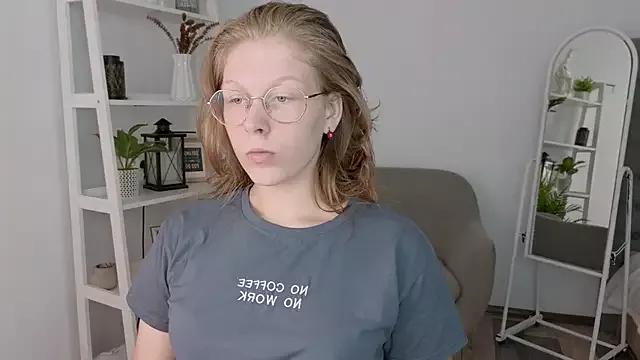 Lilly_Belly from StripChat is Freechat