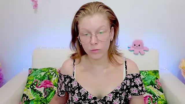 Lilly_Belly from StripChat is Freechat
