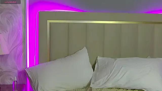 LillyHodge from StripChat