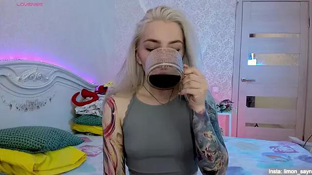 Try girls webcam shows. Sweet cute Free Performers.