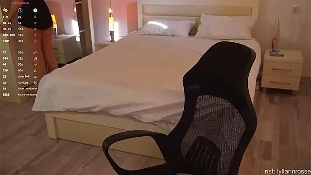 LilyannRosse from StripChat is Freechat