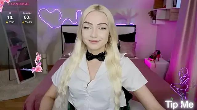 LinaLirian from StripChat is Freechat