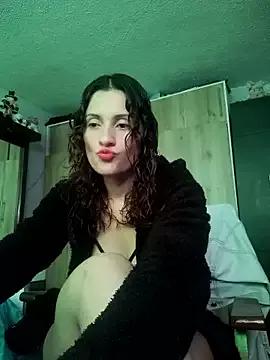 lindasyt from StripChat is Freechat