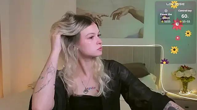 Lisa_Blossom from StripChat