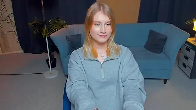 LisaRais from StripChat is Freechat