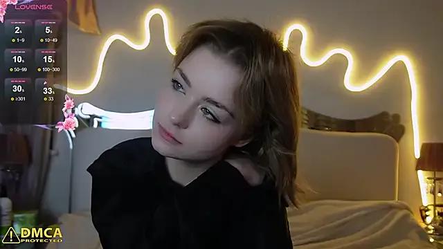 little__emily from StripChat is Freechat