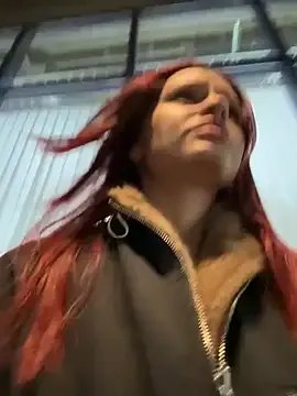 littlebitchesss on StripChat 